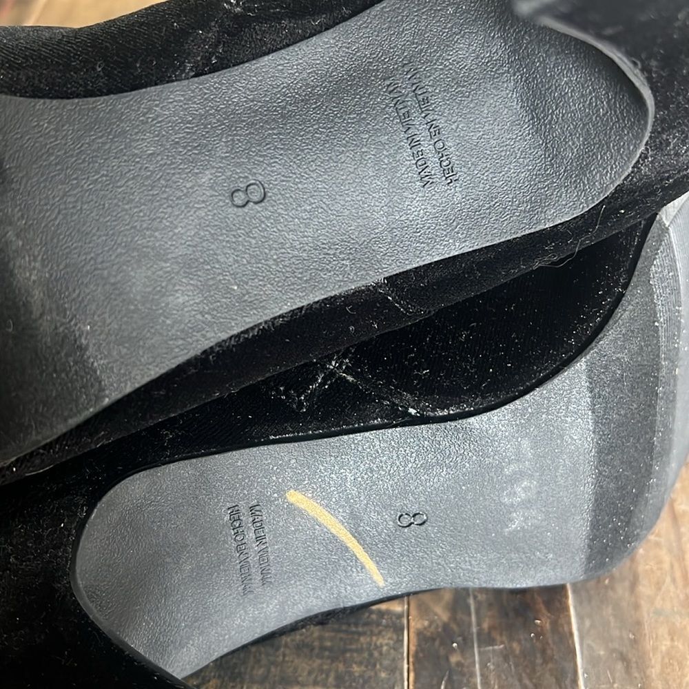 OLD NAVY BLACK SUEDE HEELS SIZE 8 zip up - Picture 5 of 7